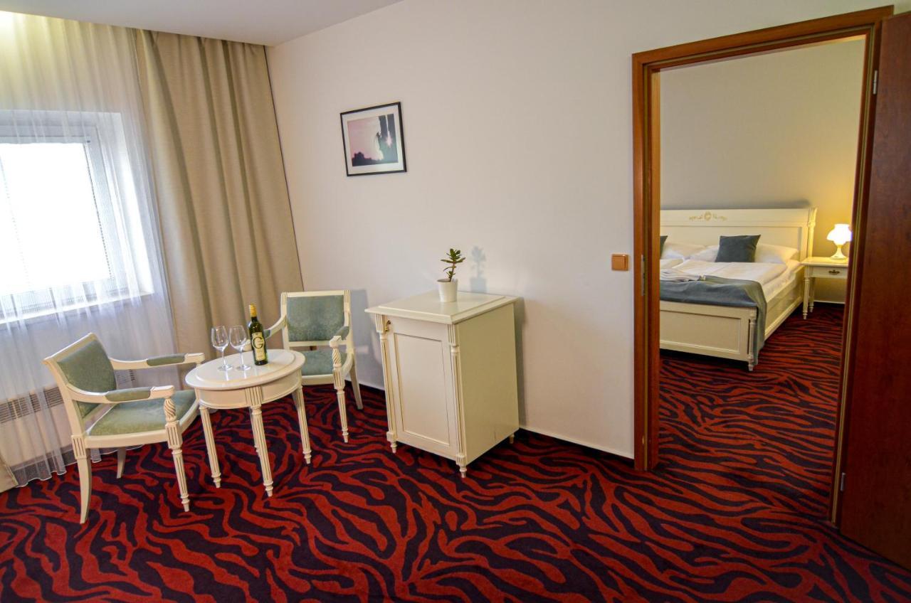 Hotel Galant ليدنيس المظهر الخارجي الصورة